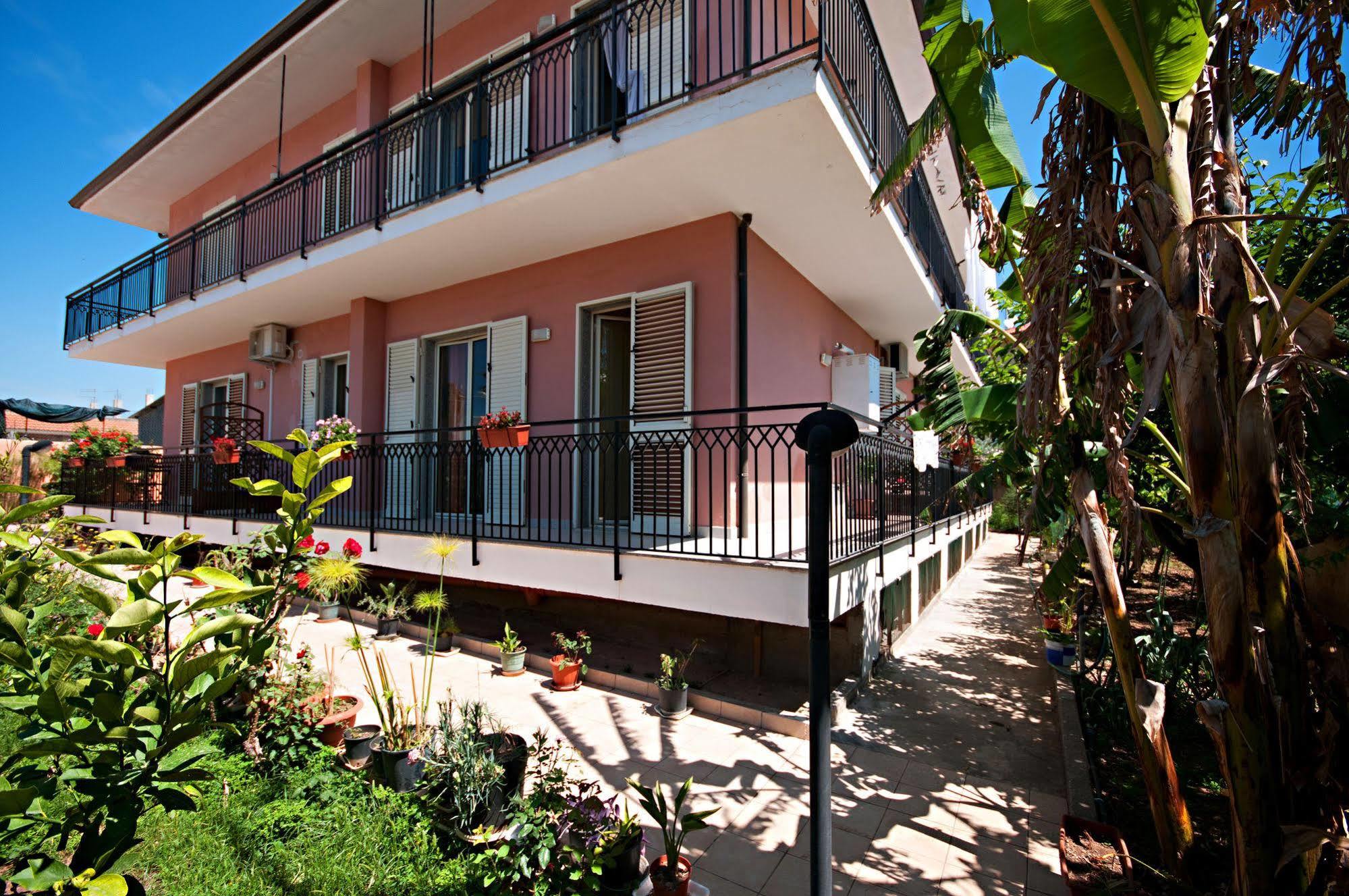 Bed and Breakfast Kosmos à Syracuse Extérieur photo
