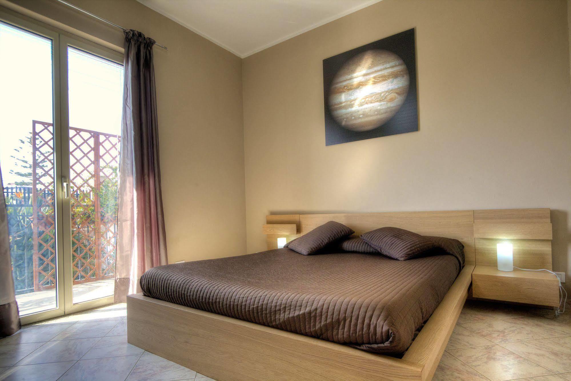 Bed and Breakfast Kosmos à Syracuse Extérieur photo